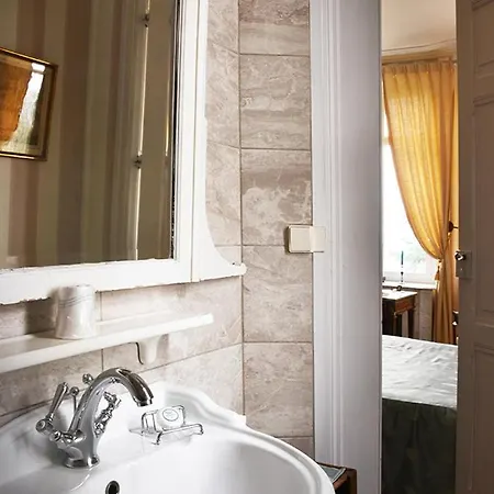 Bed and breakfast Chateau De Varambon