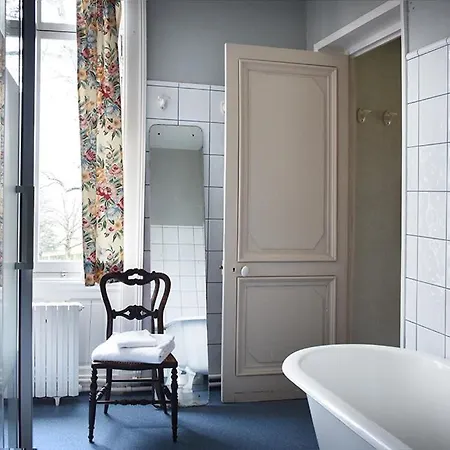 Bed and breakfast Chateau De 3*
