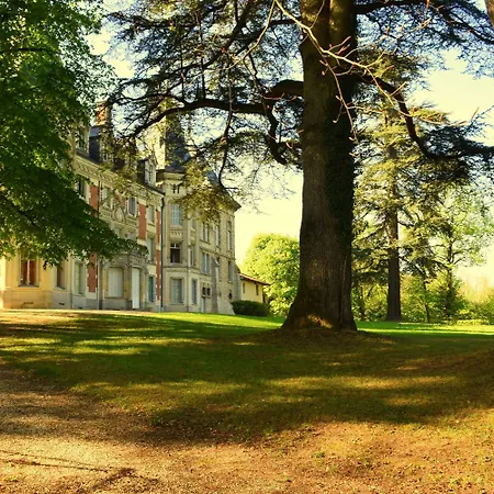 לינה וארוחת בוקר Chateau De Varambon