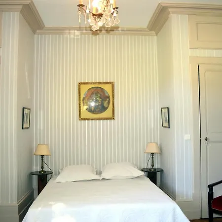 Bed and breakfast Chateau De 3*