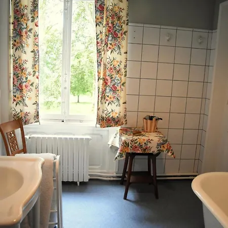 Bed and breakfast Chateau De Varambon