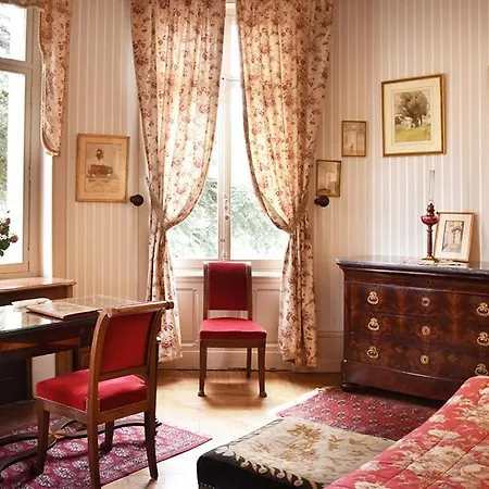 瓦拉伯恩城堡住宿加早餐旅馆 4* Varambon