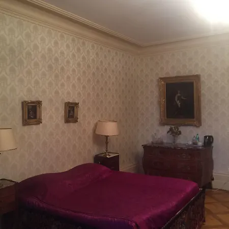 瓦拉伯恩城堡住宿加早餐旅馆 4* Varambon