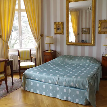 瓦拉伯恩城堡住宿加早餐旅馆 4* Varambon