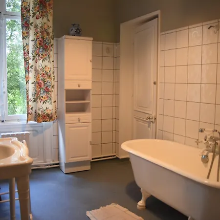 瓦拉伯恩城堡住宿加早餐旅馆 4* Varambon