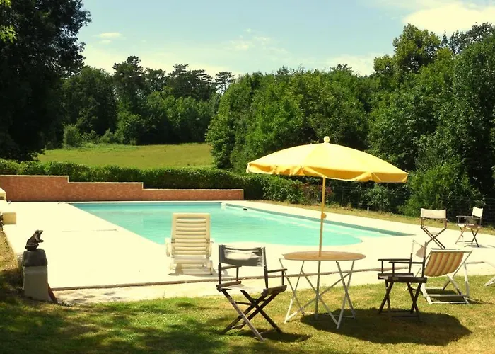 Chateau De Nocleg ze śniadaniem 4*